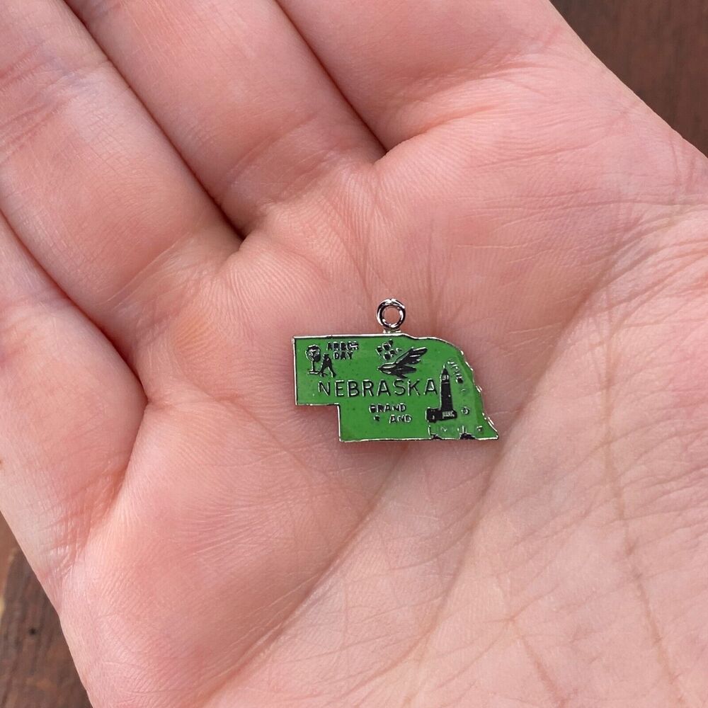 Vintage 925 Sterling Silver Green Enamel "Nebraska" State Map Pendant Charm